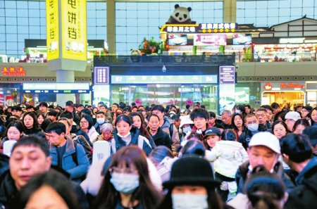 2025年春运首日的成都东站。中国铁路成都局集团成都车站供图