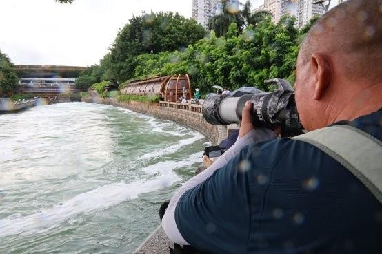 极致便携、便于手持拍摄的RF100-500/4.5-7.1L IS USM变焦望远镜头