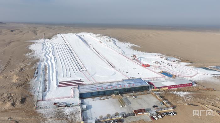 洛浦县丝路冰雪游乐场图片