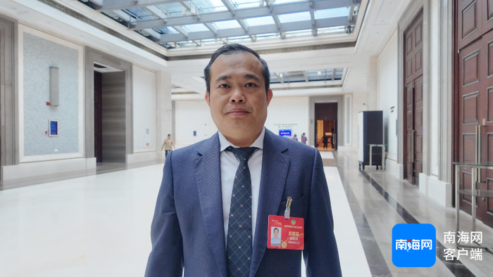 　　海南省政协委员曾纪川。记者 郑光平 摄