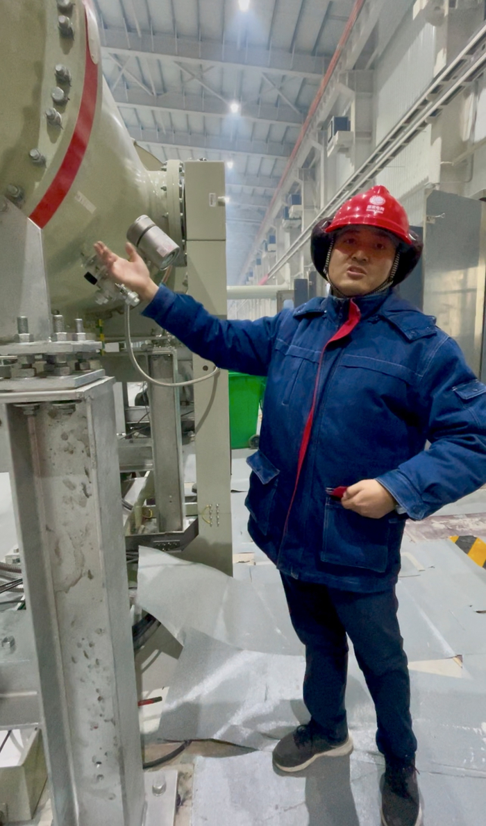 冯昆仑介绍，接下来，要对750千伏GIS设备进行清理，抽真空等工作。