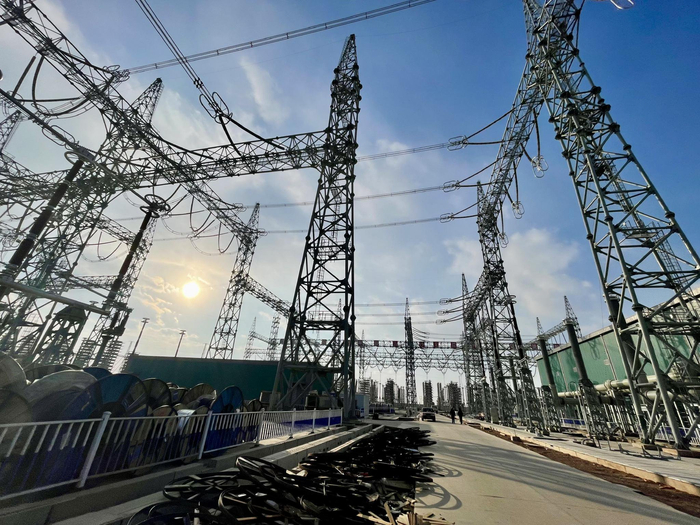 建设中的中宁换流站。