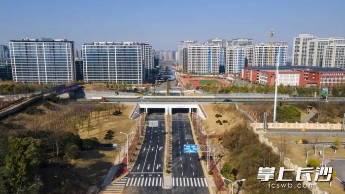 靳江河路穿三环线项目现场。