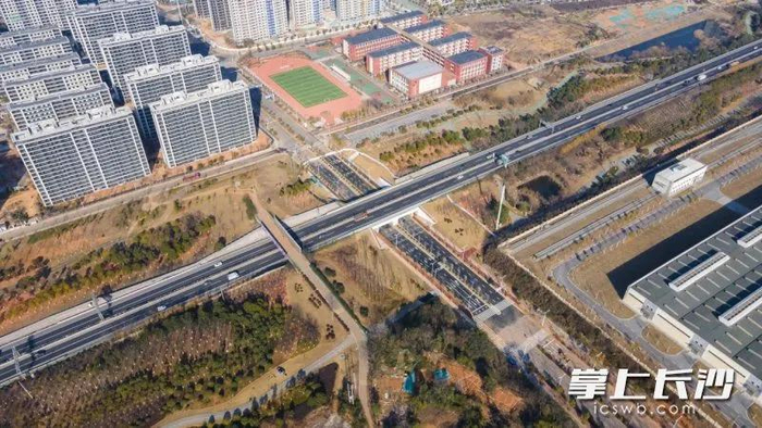 靳江河路穿三环线项目现场。