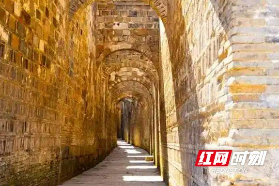 玉陵坡巷。易孜/摄