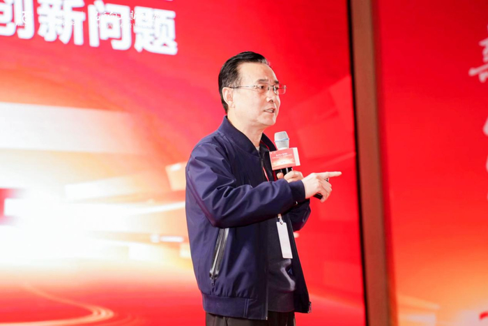 郑州大学副教授、硕士生导师刘春雄