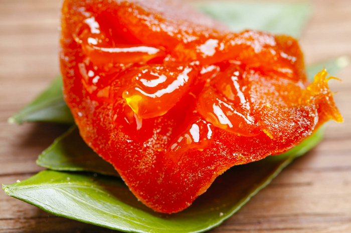 一年就等这么一次，真如网上说的：今年想吃上真的富平吊柿饼，不靠关系还不一定能吃上。