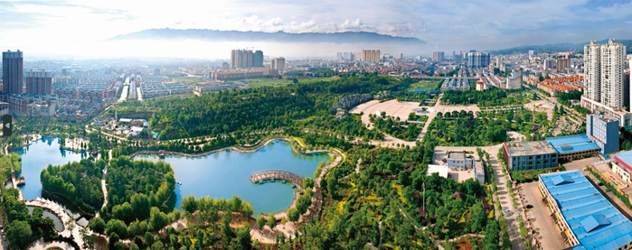 图为：宣威市美奂公园全景（赵璠 摄，宣威市工商联供图）