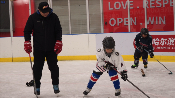 小球员在训练中（央广网见习记者  张瀚予  摄）