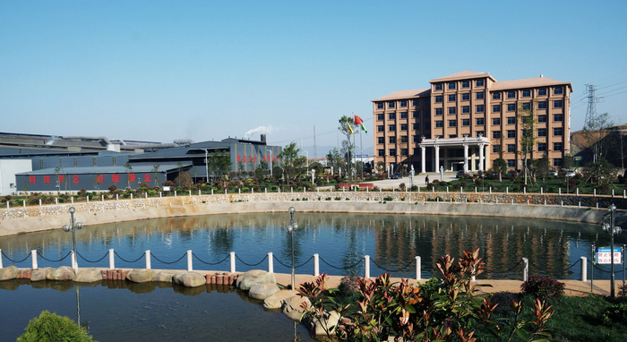 图为：凤凰钢铁有限公司生产区一角（凤凰钢铁有限公司供图）