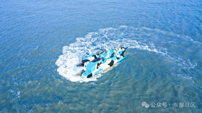 导弹快艇编队，时刻准备战斗