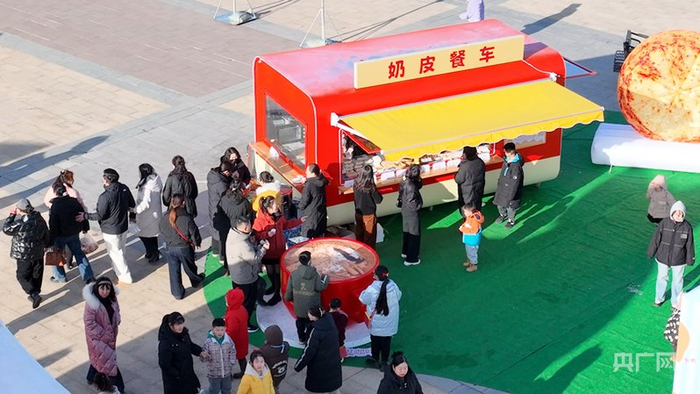 奶皮成了年货主角（央广网发  王莹  摄）