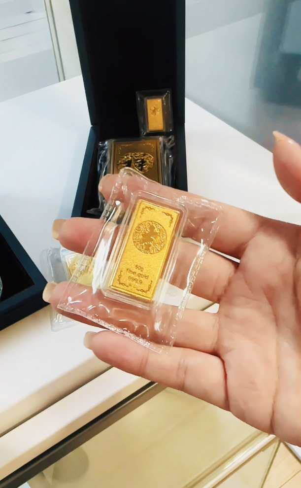 银行金条本报记者张佳琳摄 
