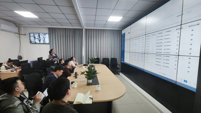 新繁街道普文社区建立了自己的智慧平台，人不跑路数据跑路，成效明显。