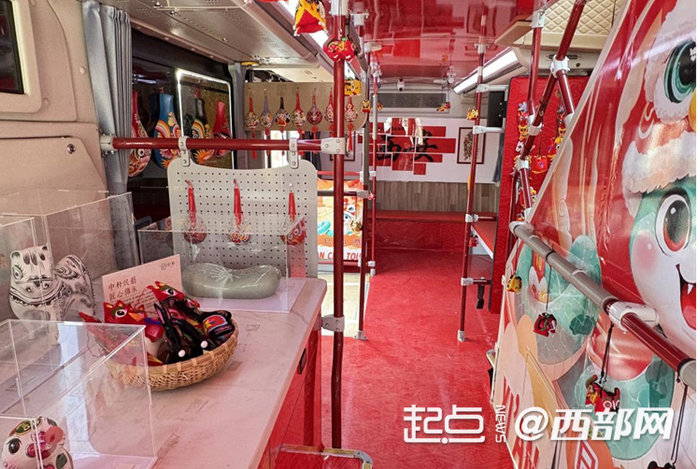 “巳巳如意”非遗主题观光车