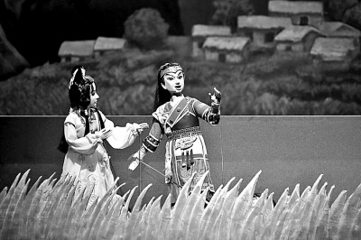 《嫦娥奔月》剧照 扬州市木偶研究所供图