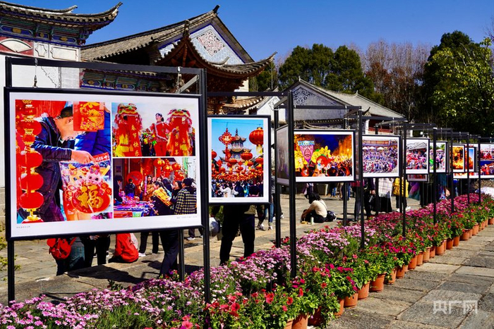 “彩云之南，春韵非遗”摄影展（央广网实习记者  冯宜  摄）