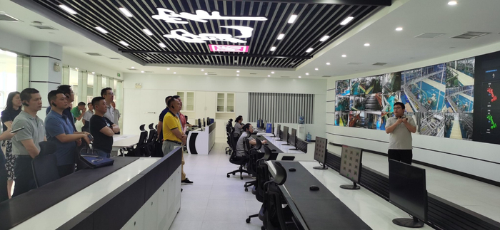 到绵阳卷烟厂学习数字化应用技术（王林婕 摄）