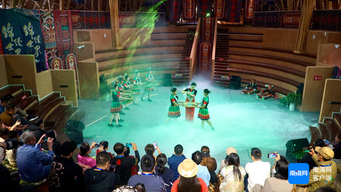 《奇遇五指山》情景剧。记者 余育桑 摄