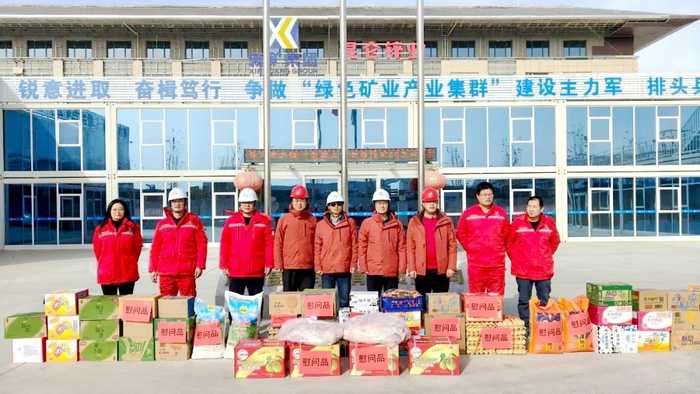 图为走访慰问现场。阿不力米提摄