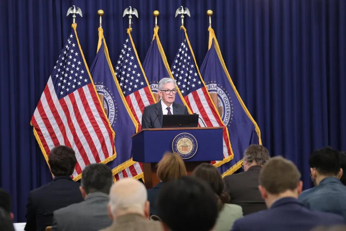 1月29日，美国联邦储备委员会主席鲍威尔在华盛顿出席记者会。胡友松摄（新华社）