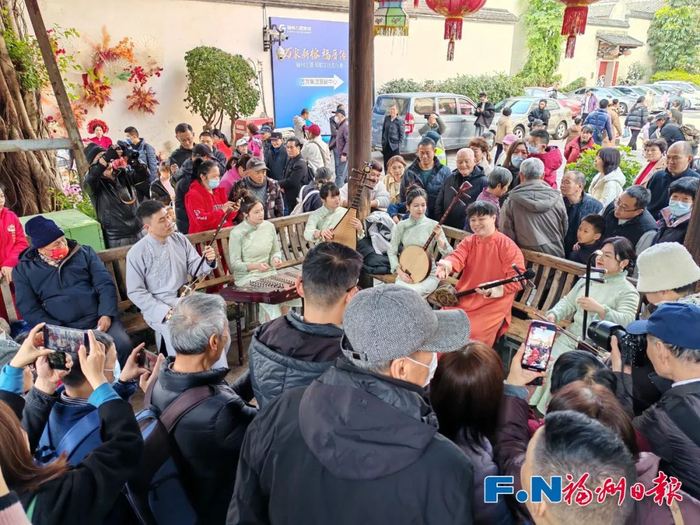 三坊七巷“我们的中国梦——文化进万家”福州曲艺新春专场街区快闪活动。福州市文旅局供图