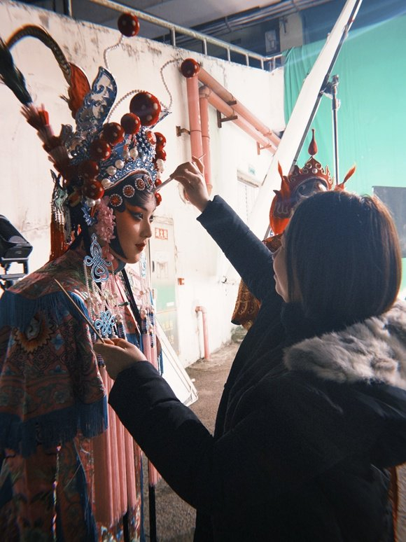 正在准备的严芷怡。受访者供图