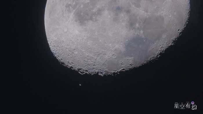 2024年7月25日凌晨在海南文昌拍摄的月掩土星。（罗弘扬摄）