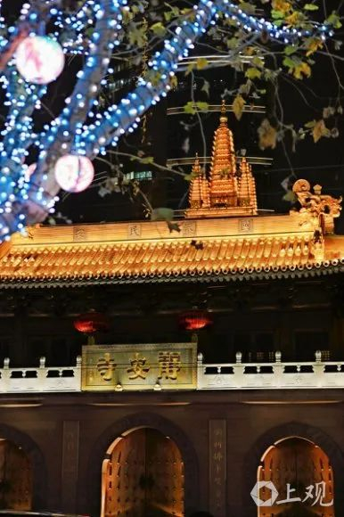 光影中的静安寺 静安区提供
