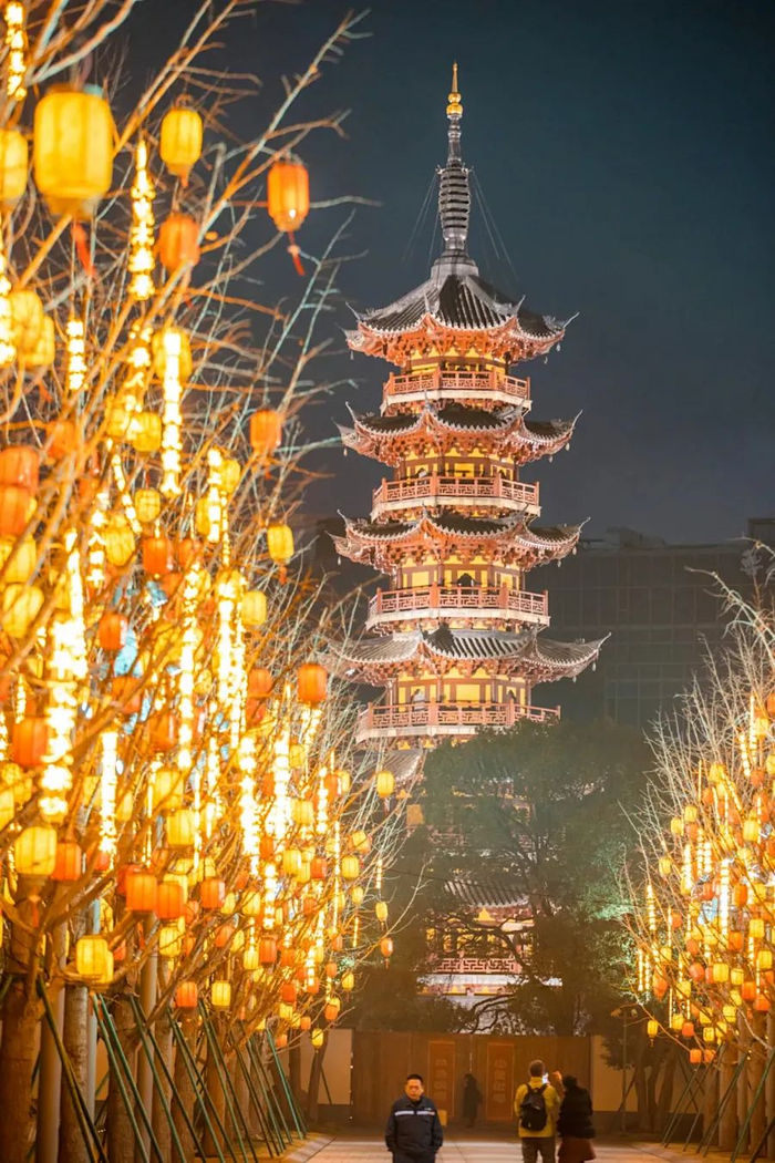 龙华塔与龙华广场  徐汇区供图