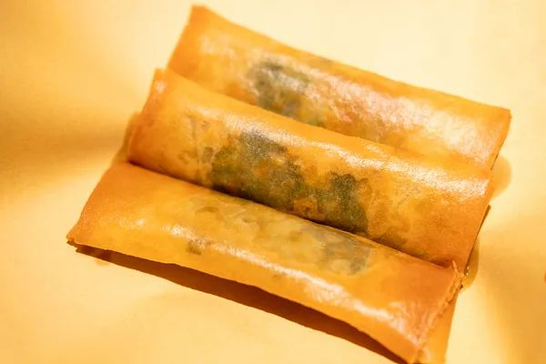 荠菜春卷/图源：视觉中国