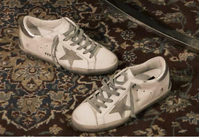 Golden Goose标志性的“小脏鞋”