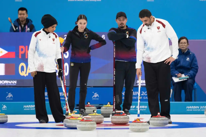 　　△2月5日，亚冬会冰壶混双循环赛B组第3轮比赛中，菲律宾队11比3战胜卡塔尔队。