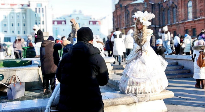 身着公主裙打卡拍照（央广网发  赵子强  摄）