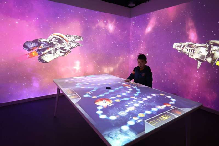 图书馆新增互动项目。新京报记者 王飞 摄