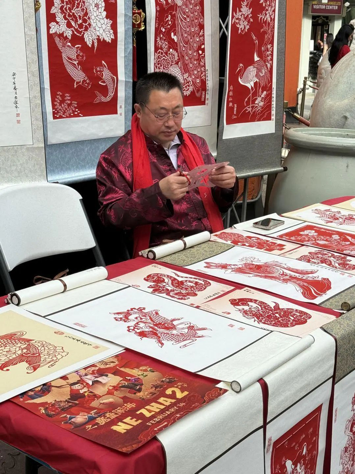 ▲“非遗集市” 图片来源：红星新闻