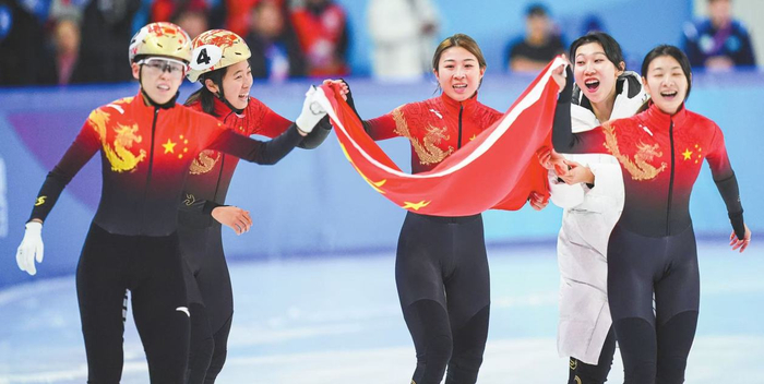 中国队9日夺得短道速滑女子3000米接力决赛冠军