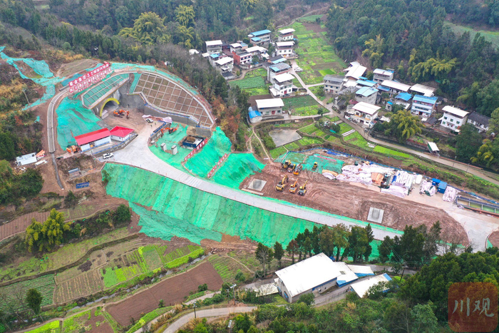 团结隧道建设现场。遂宁观察 刘益静 摄