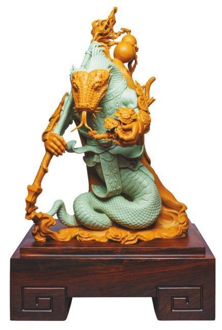         辽砚台雕刻作品《灵蛇佑福》 孙大鹏        （本版图片由受访者提供）