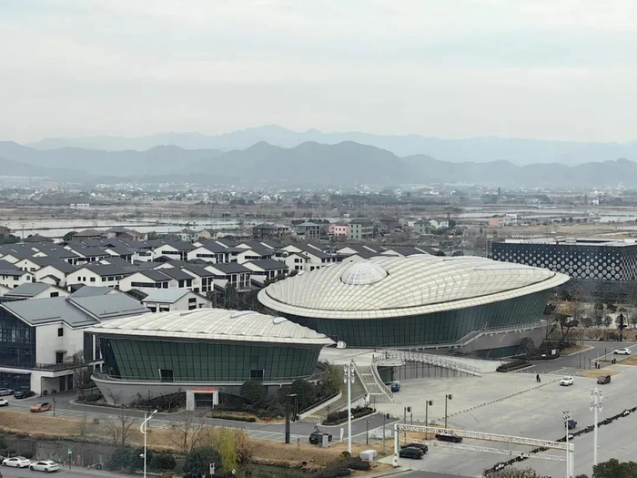 浙江诸暨，珍珠之乡。上图为世界淡水珍珠博物馆鸟瞰图/南风窗记者 祖晓谦 摄‍‍‍‍
