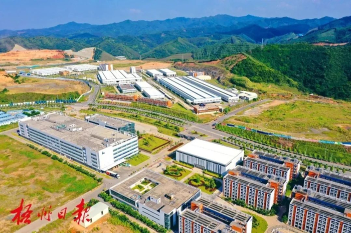 粤桂合作特别试验区（梧州）厂房 何鎏 摄