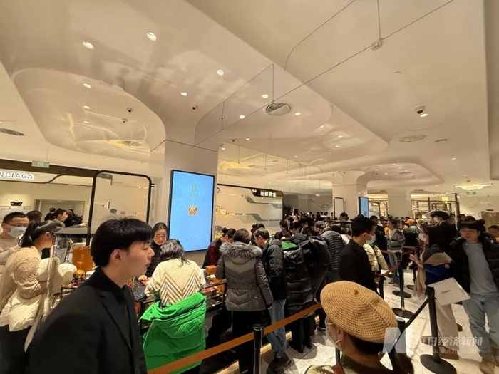 北京SKP一层老铺黄金排队情况 每经记者 王紫薇 摄