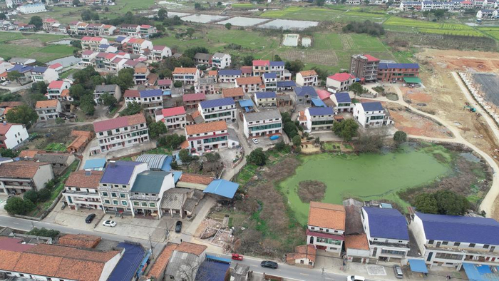 　　这是2022年5月拍摄的湖南省岳阳市汨罗市汨罗镇武夷山村大塘杨屋场（无人机照片）。（杨波 摄）