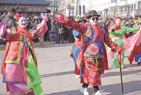 社火表演。祁晓军 摄