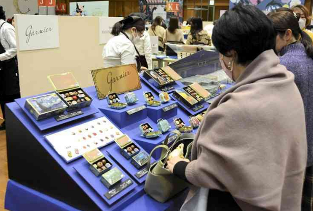 图源：熊本日日新闻鹤屋百货店巧克力促销场