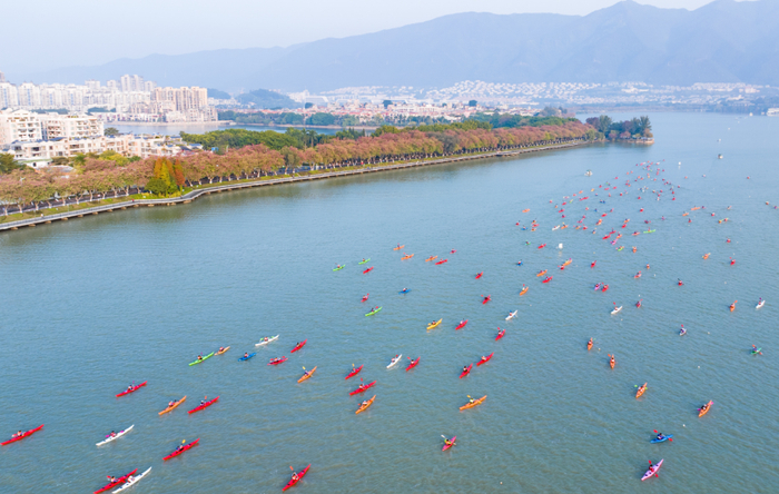 △2024年12月29日，中国“传奇”挑战赛总决赛（广东·肇庆）集结星湖湖畔。肇庆市融媒体中心记者 吴勇强 摄。