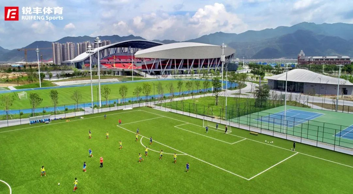 △肇庆新区体育中心足球公园。图源 锐丰体育