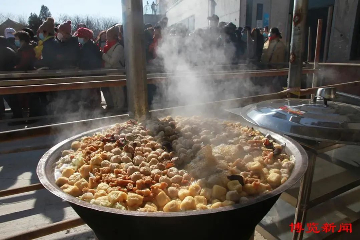 八陡老街热气腾腾的博山烩菜
