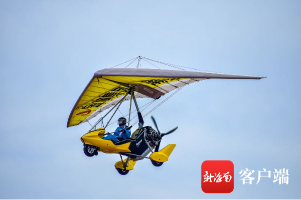 　白沙在元门乡航空飞行营地举办“迎七一·庆端午”航空体育飞行活动。白沙融媒体供图