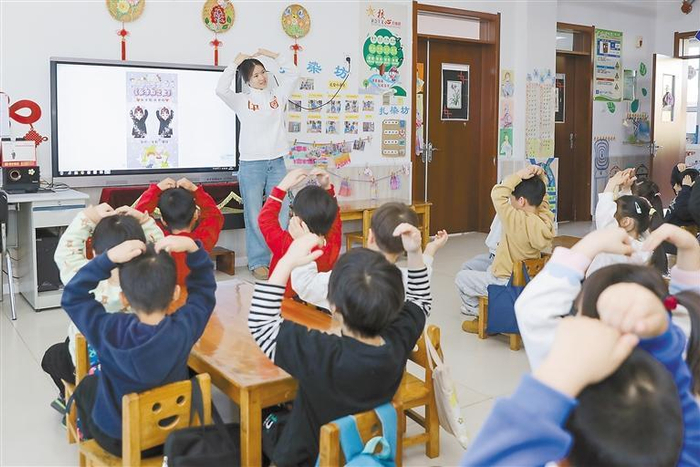     大厂城区第二幼儿园开展形式多样、趣味十足的“开学第一课”活动。本报记者 王娜 本报通讯员 孟楠 摄